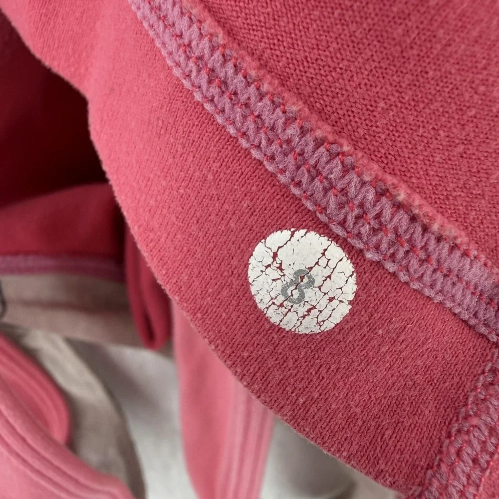 Lululemon Tank Top Womens 8 Pink Scoop Neck Built In‎ Bra Floral Lined Yoga Gym